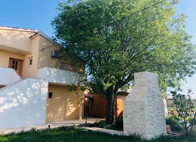 Appartamento Apartmani Veronika Sukošan Croazia